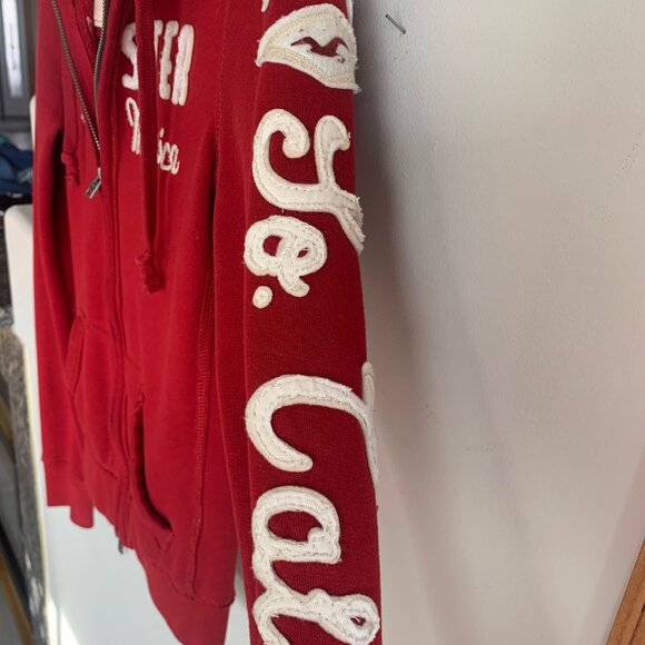 Hollister - Picture 4 of 4